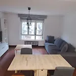 Piso Nuevo Centro Doctor Casal شقة *