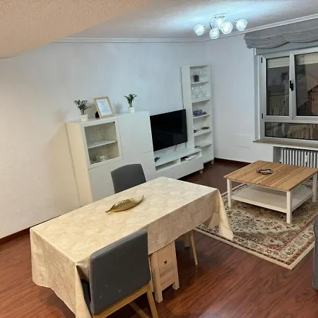 Piso Nuevo Centro Doctor Casal * אוביידו