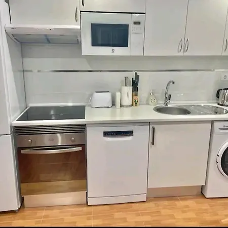 Piso Nuevo Centro Doctor Casal אוביידו