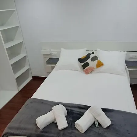 Piso Nuevo Centro Doctor Casal דירה אוביידו
