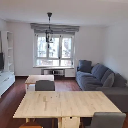 Piso Nuevo Centro Doctor Casal דירה *